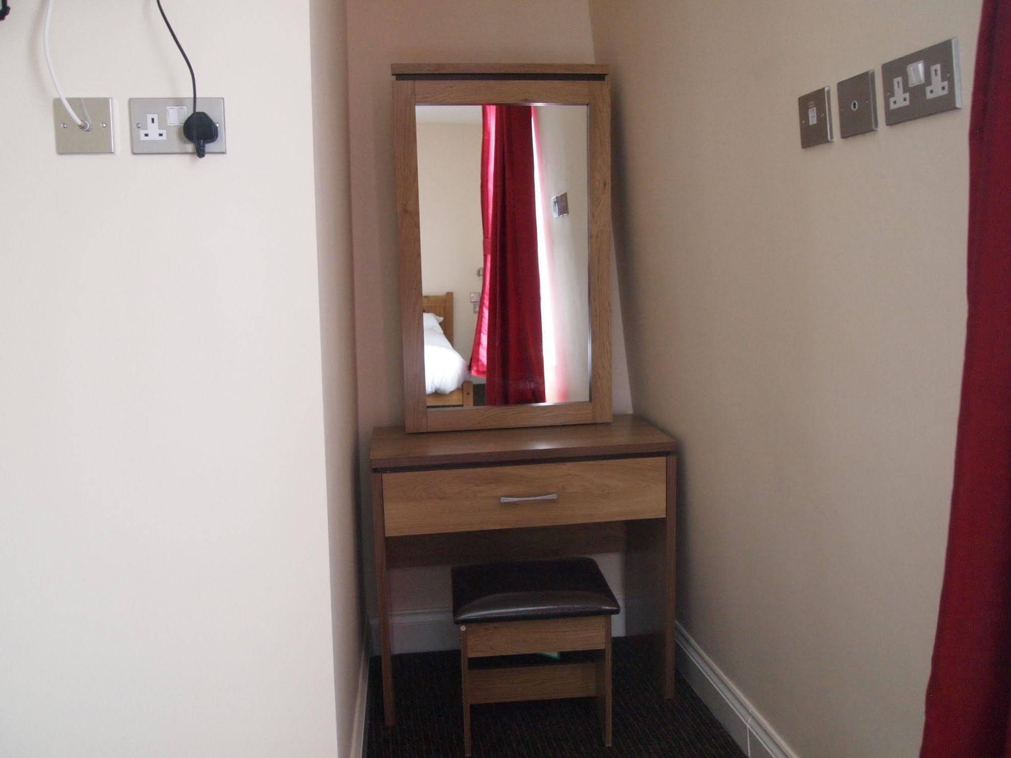 Earls Court Gardens Guesthouse