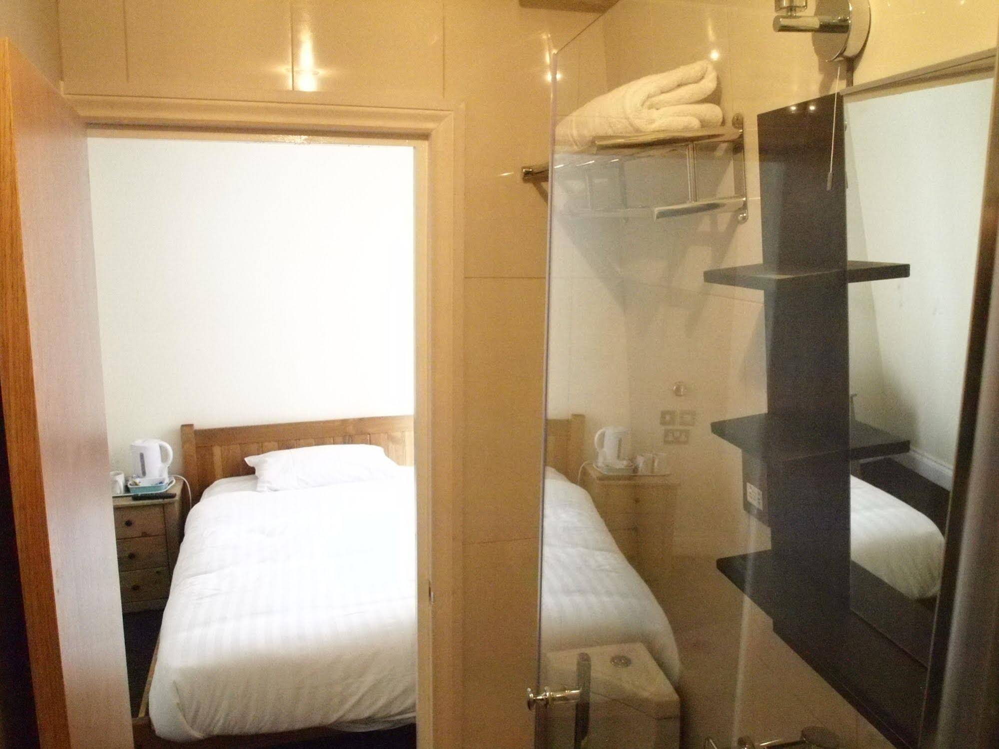 Earls Court Gardens Guesthouse