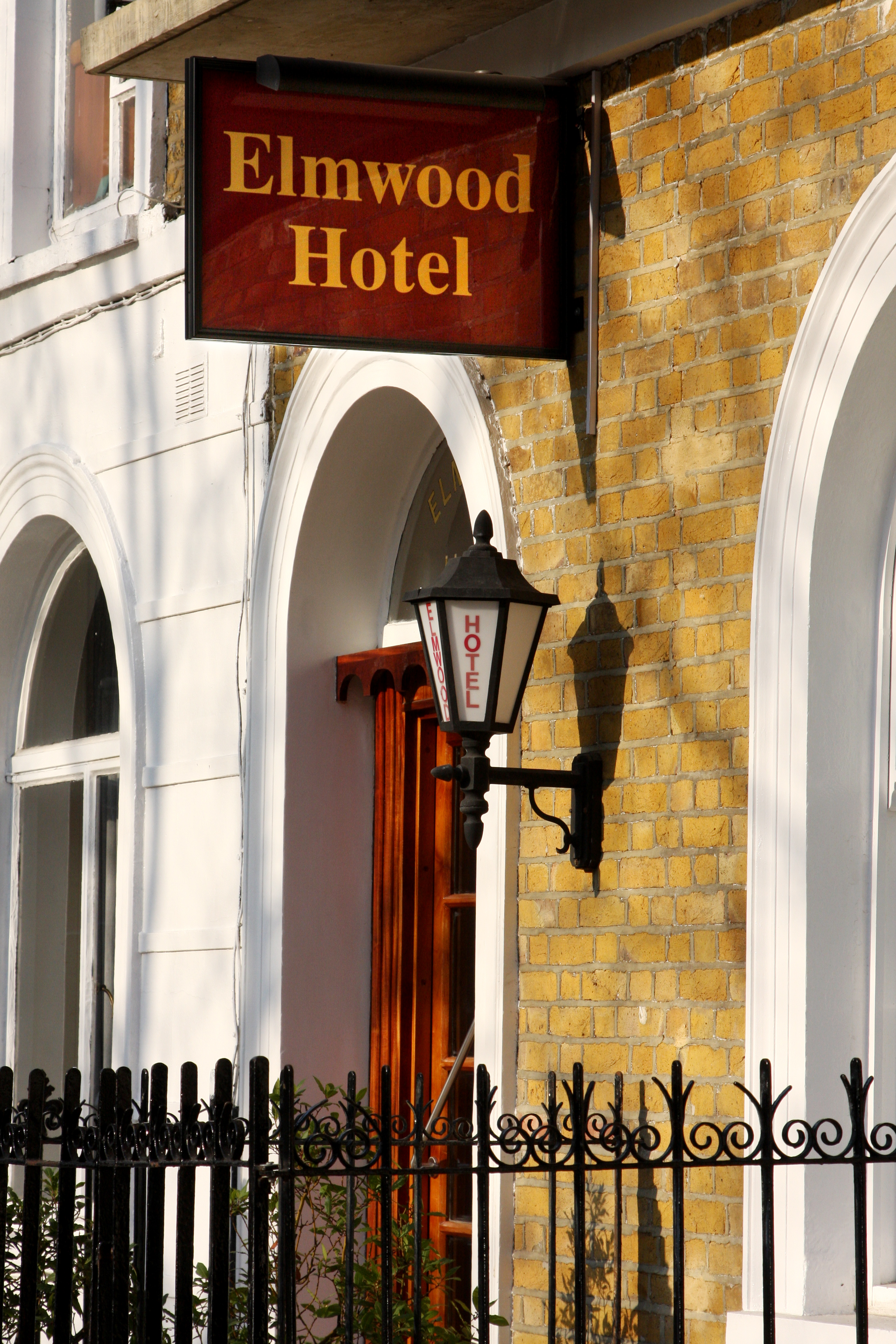 Elmwood Hotel