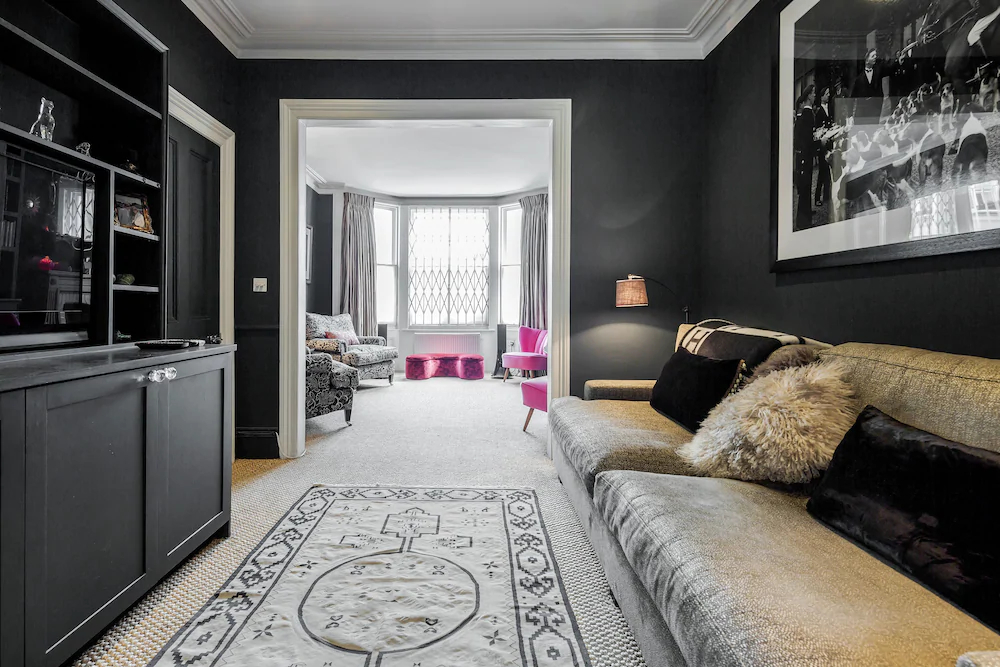 Exquisite Designers Abode Exquisite Designers Abode