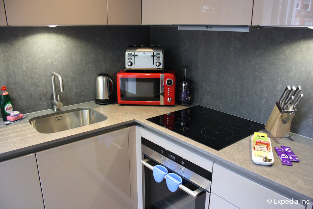 Flying Butler - Barons Court Apartments