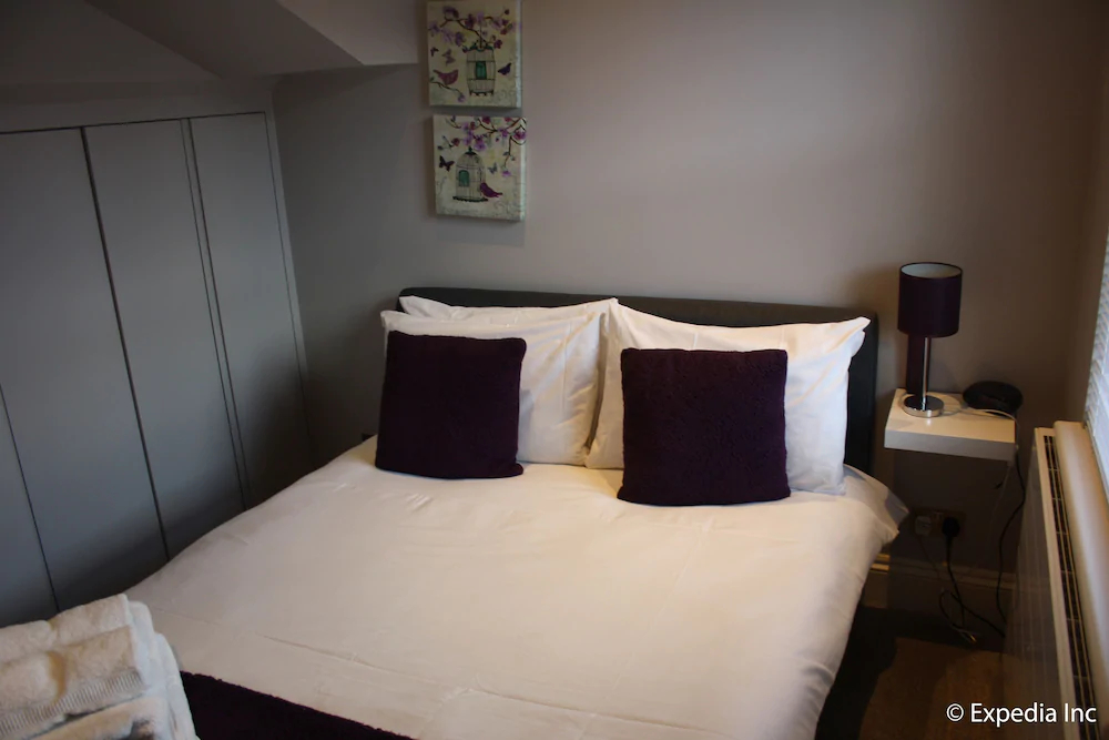 Flying Butler - Barons Court Apartments