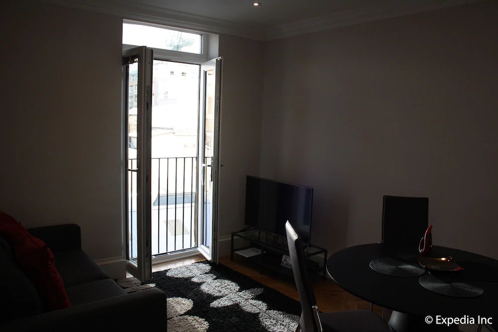 Flying Butler - Barons Court Apartments