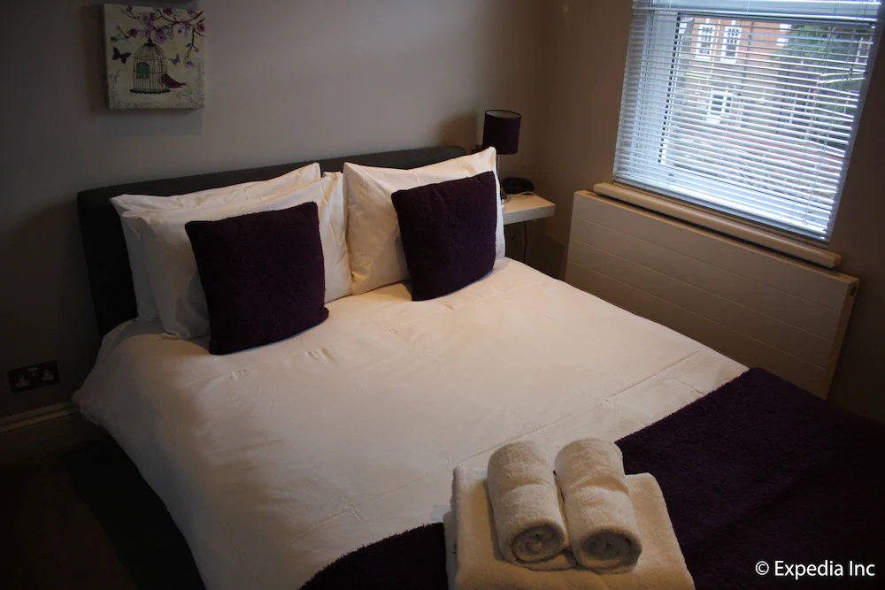 Flying Butler - Barons Court Apartments