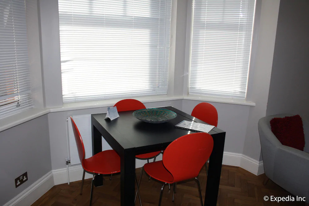 Flying Butler - Barons Court Apartments