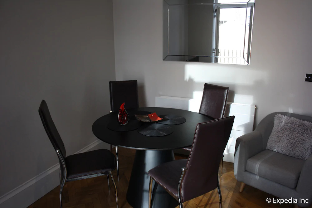 Flying Butler - Barons Court Apartments