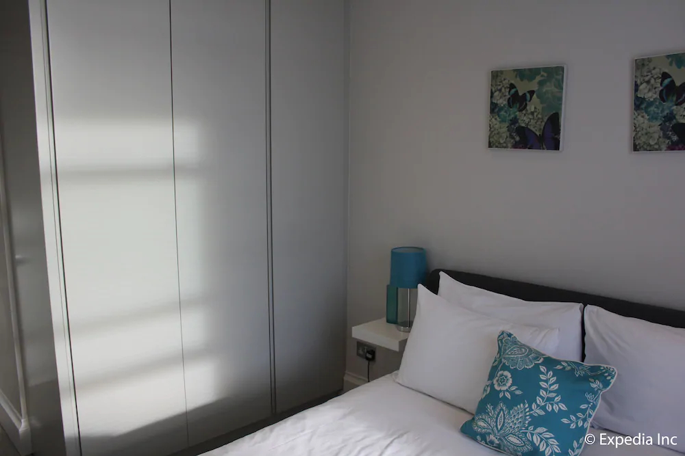 Flying Butler - Barons Court Apartments