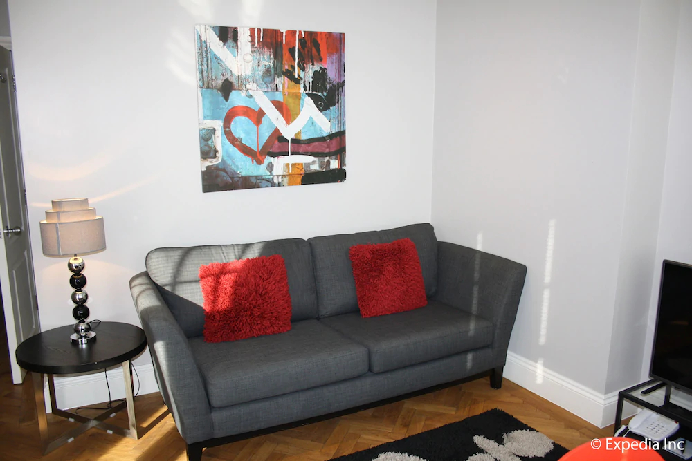 Flying Butler - Barons Court Apartments