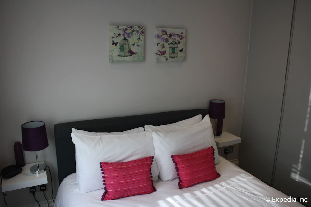 Flying Butler - Barons Court Apartments