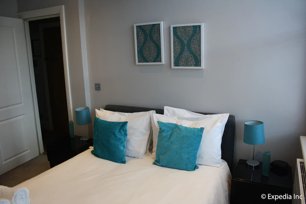 Flying Butler - Barons Court Apartments