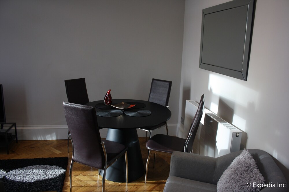 Flying Butler - Barons Court Apartments