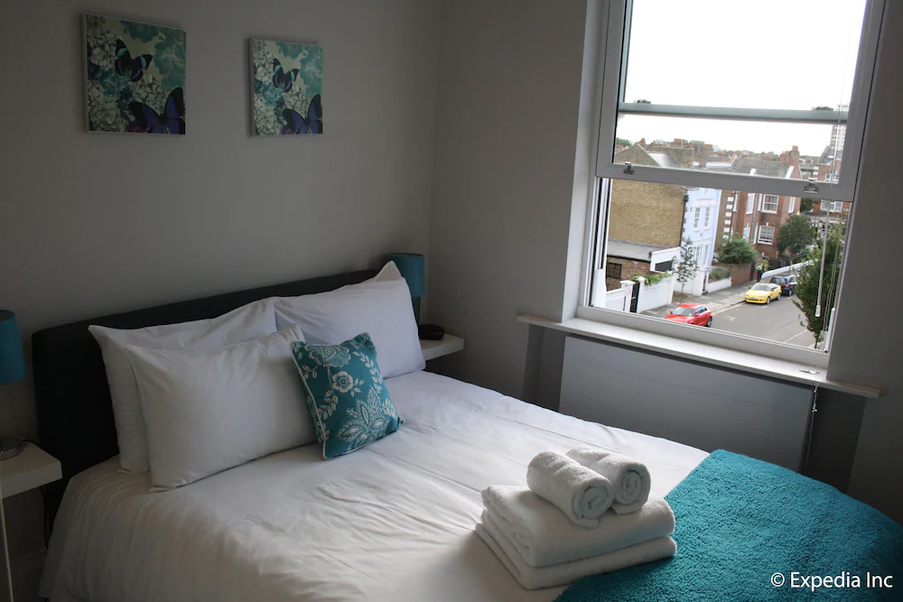 Flying Butler - Barons Court Apartments
