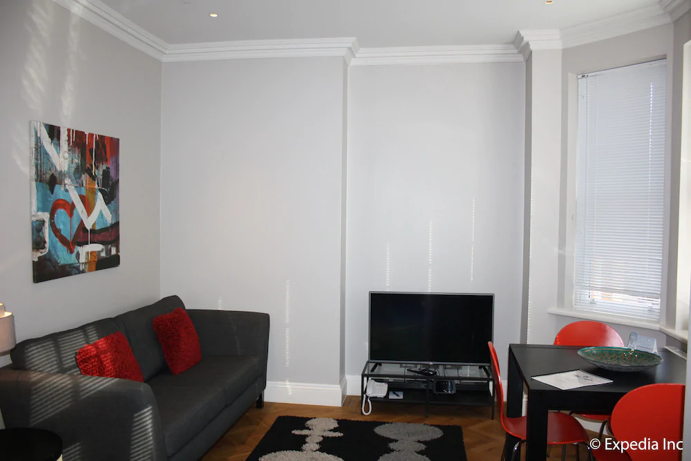 Flying Butler - Barons Court Apartments