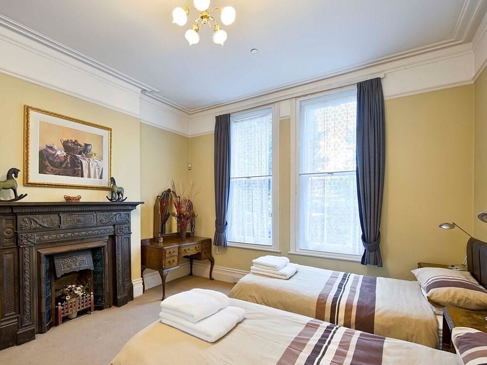 Glenthurston Apartments