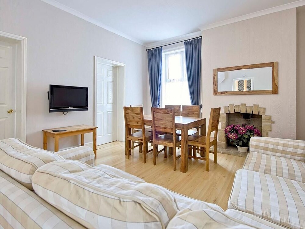 Glenthurston Apartments