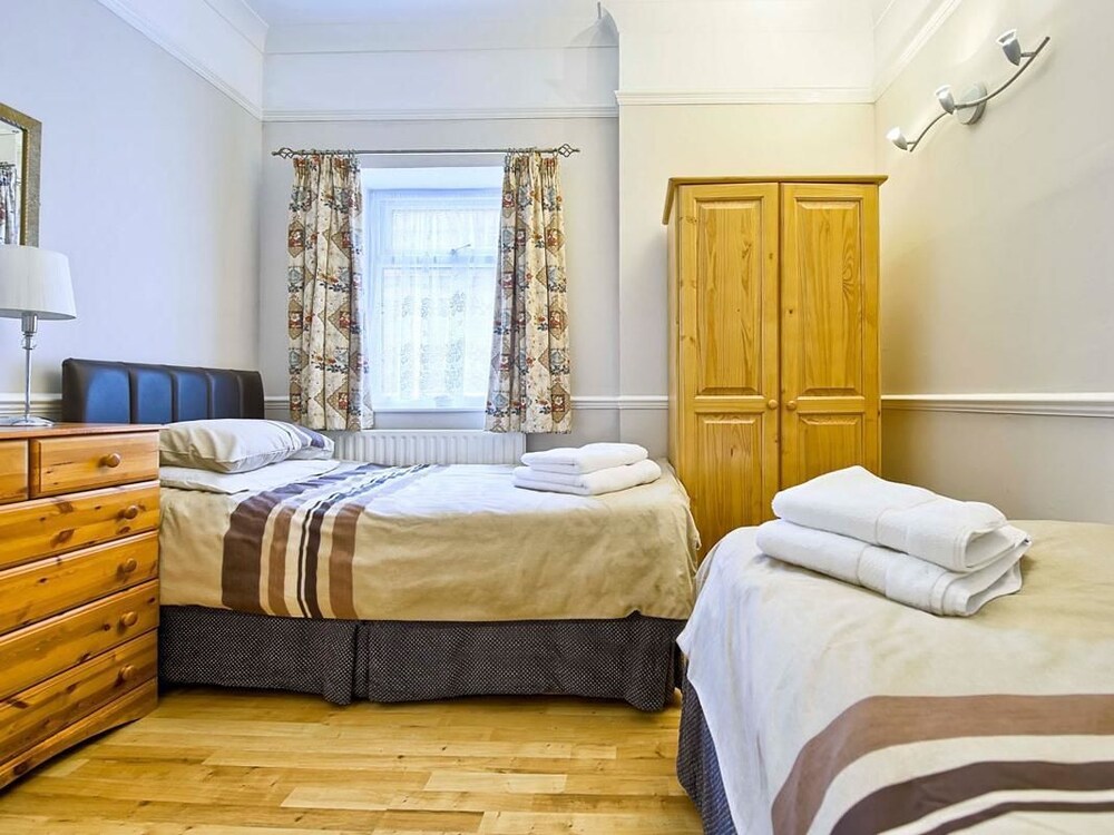 Glenthurston Apartments