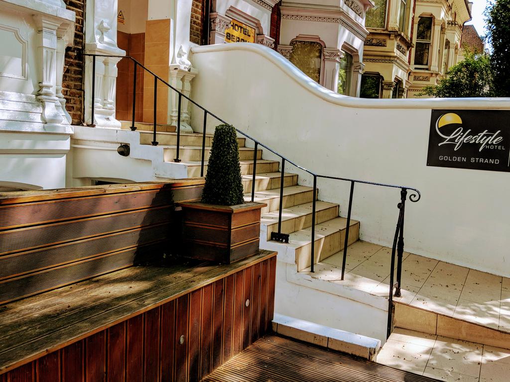 OYO Sino Hotel