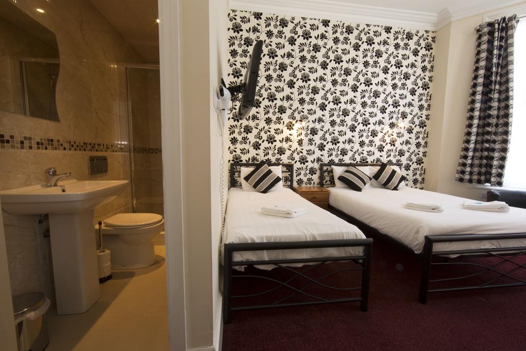 OYO Sino Hotel