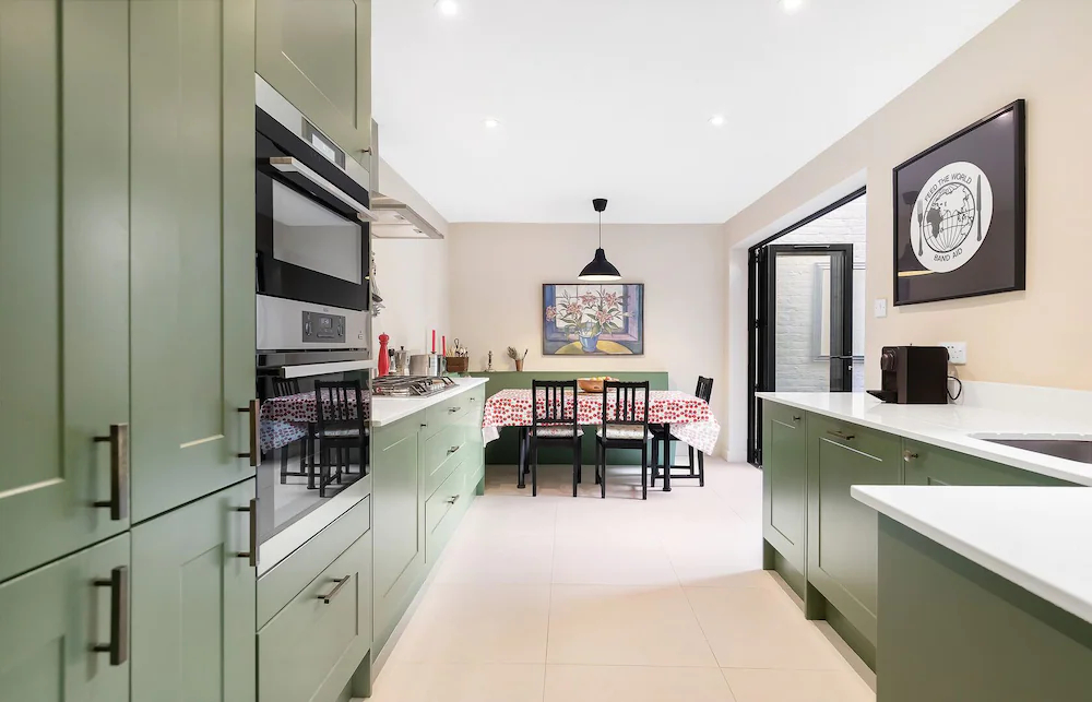 Green Retreat On Askew Crescent