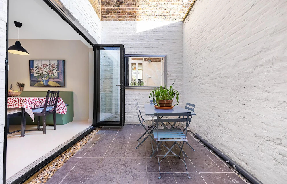 Green Retreat On Askew Crescent