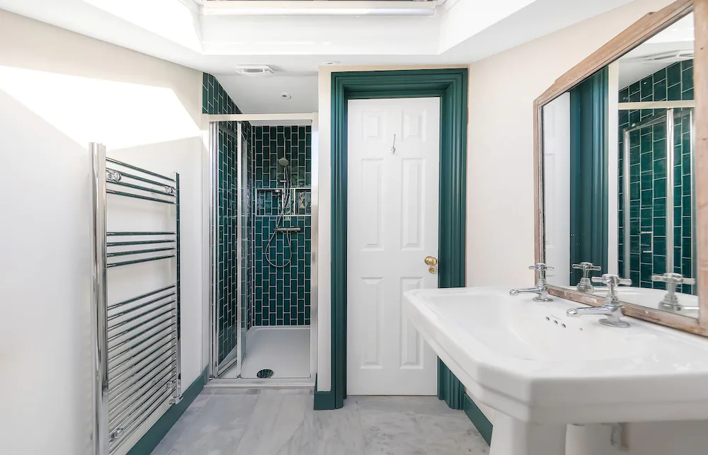 Green Retreat On Askew Crescent