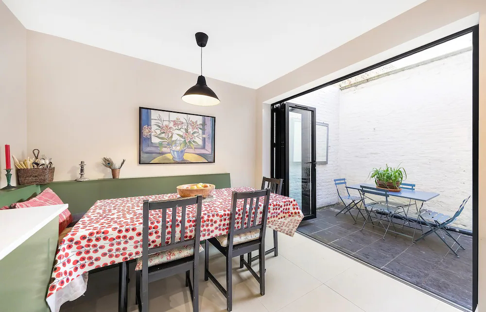 Green Retreat On Askew Crescent