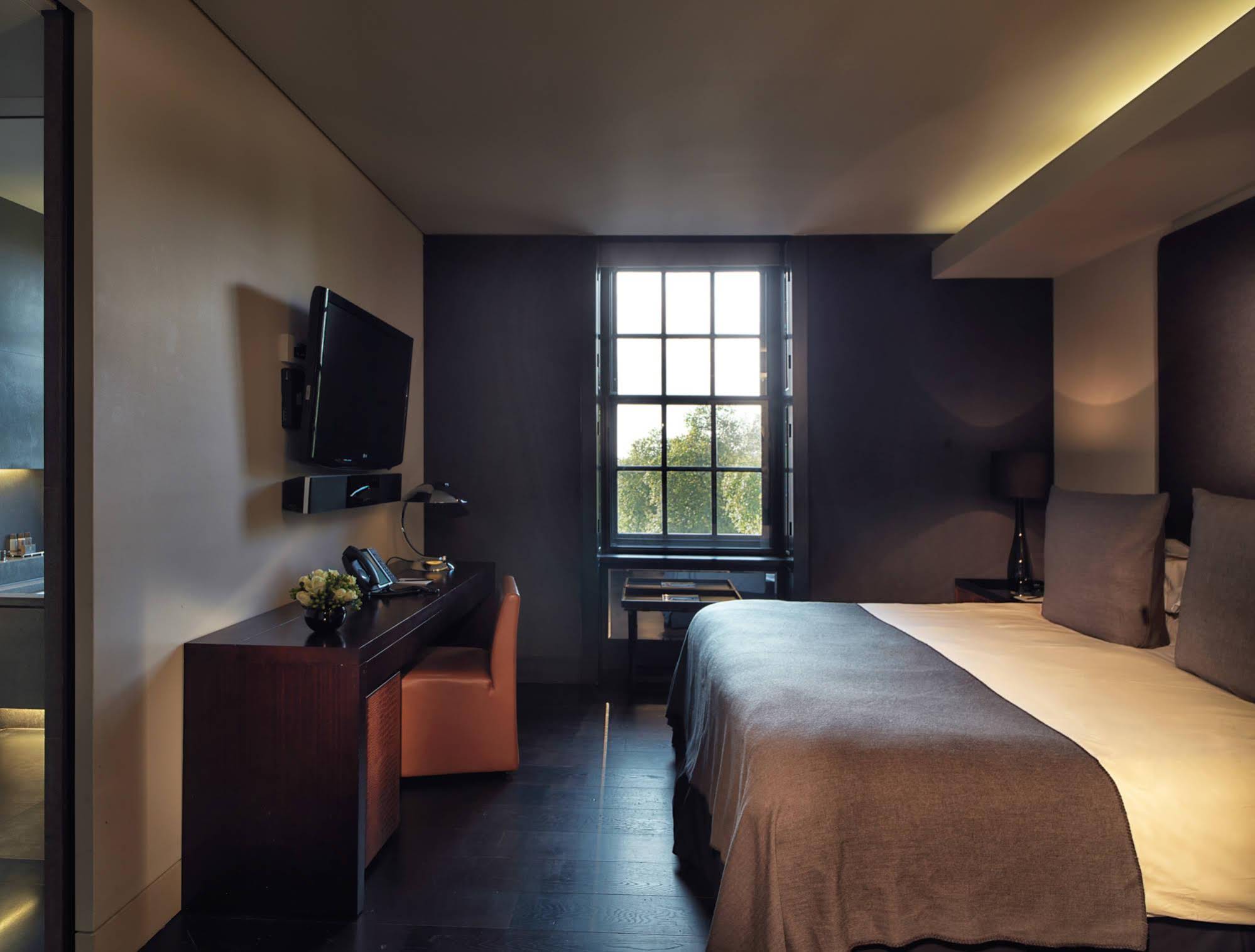 Grosvenor House Suites