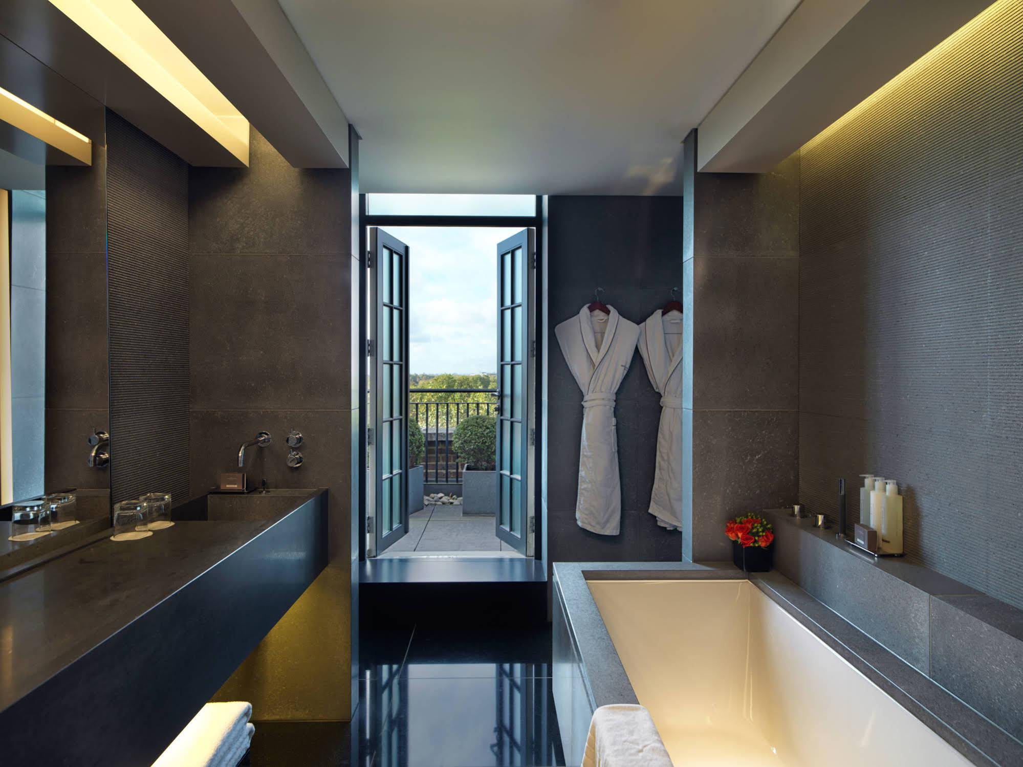 Grosvenor House Suites