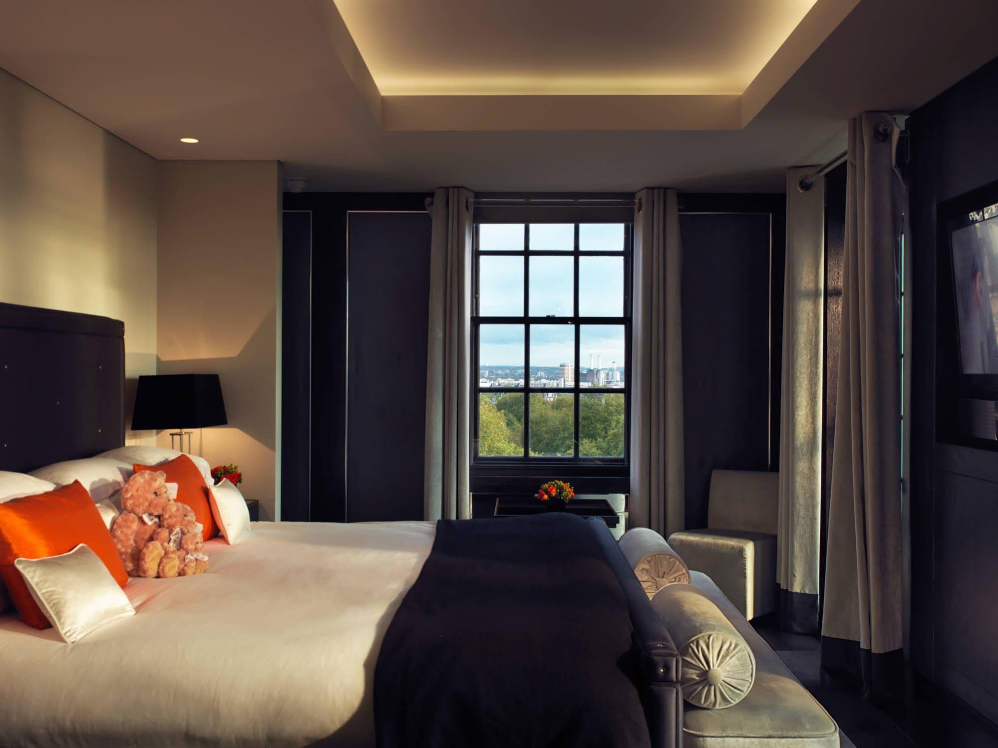 Grosvenor House Suites