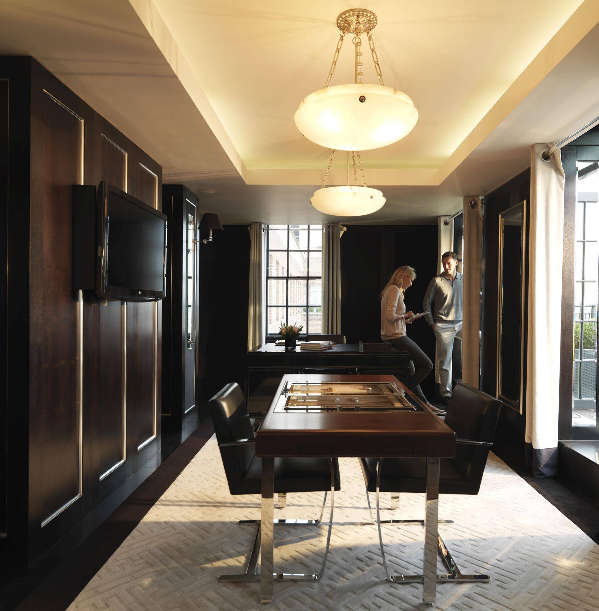 Grosvenor House Suites