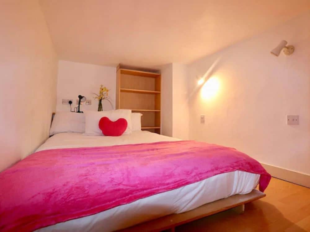 HFS Studio Hydepark