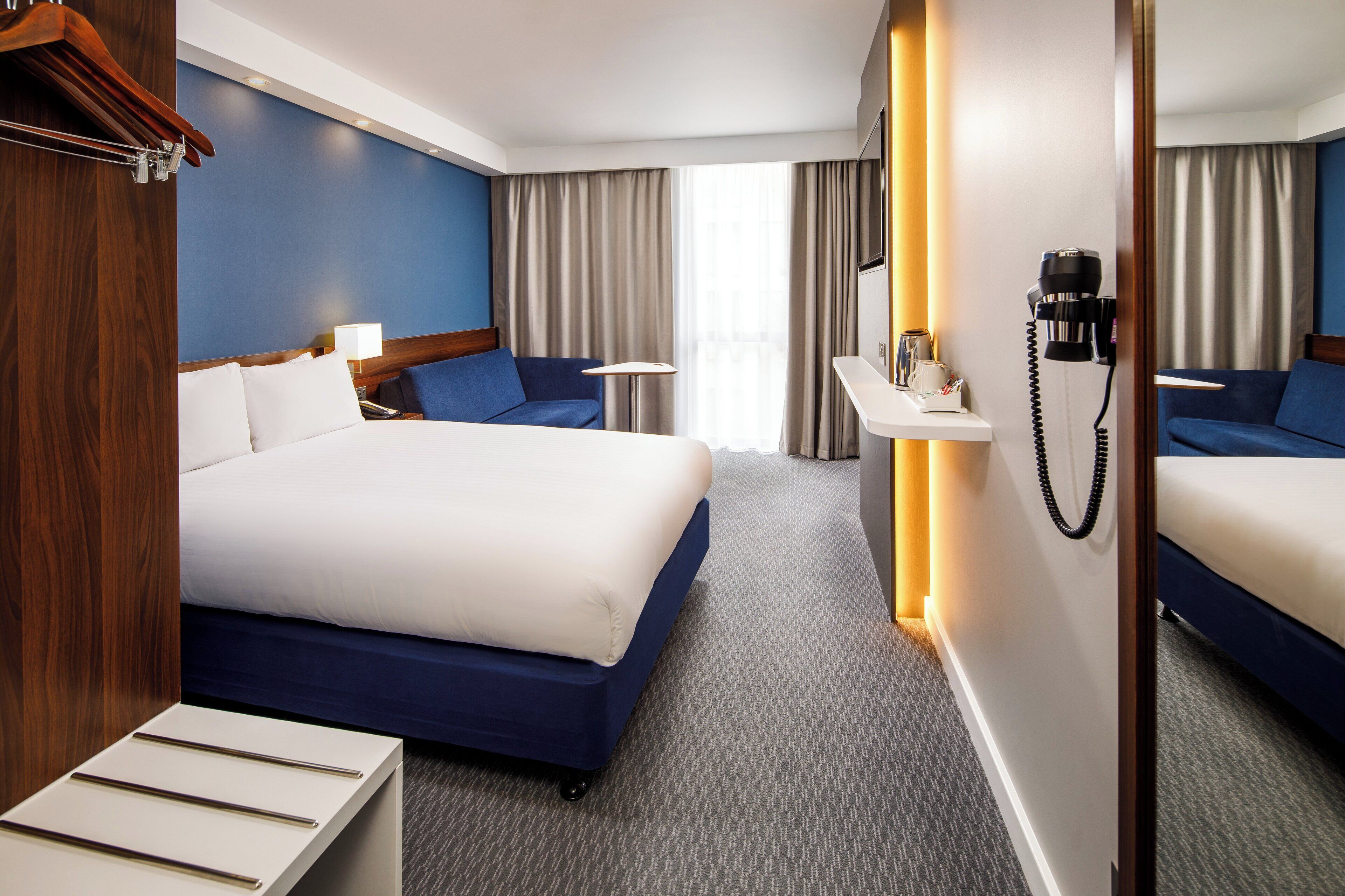 Holiday Inn Express London - Excel