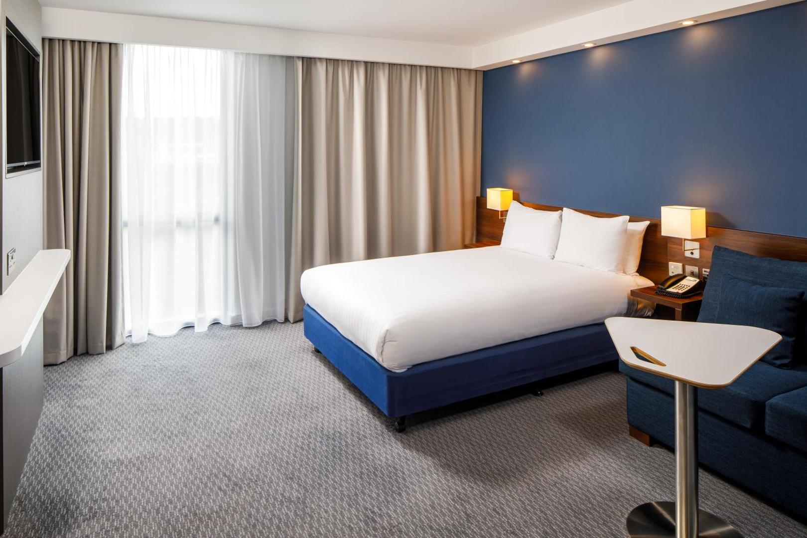 Holiday Inn Express London - Excel