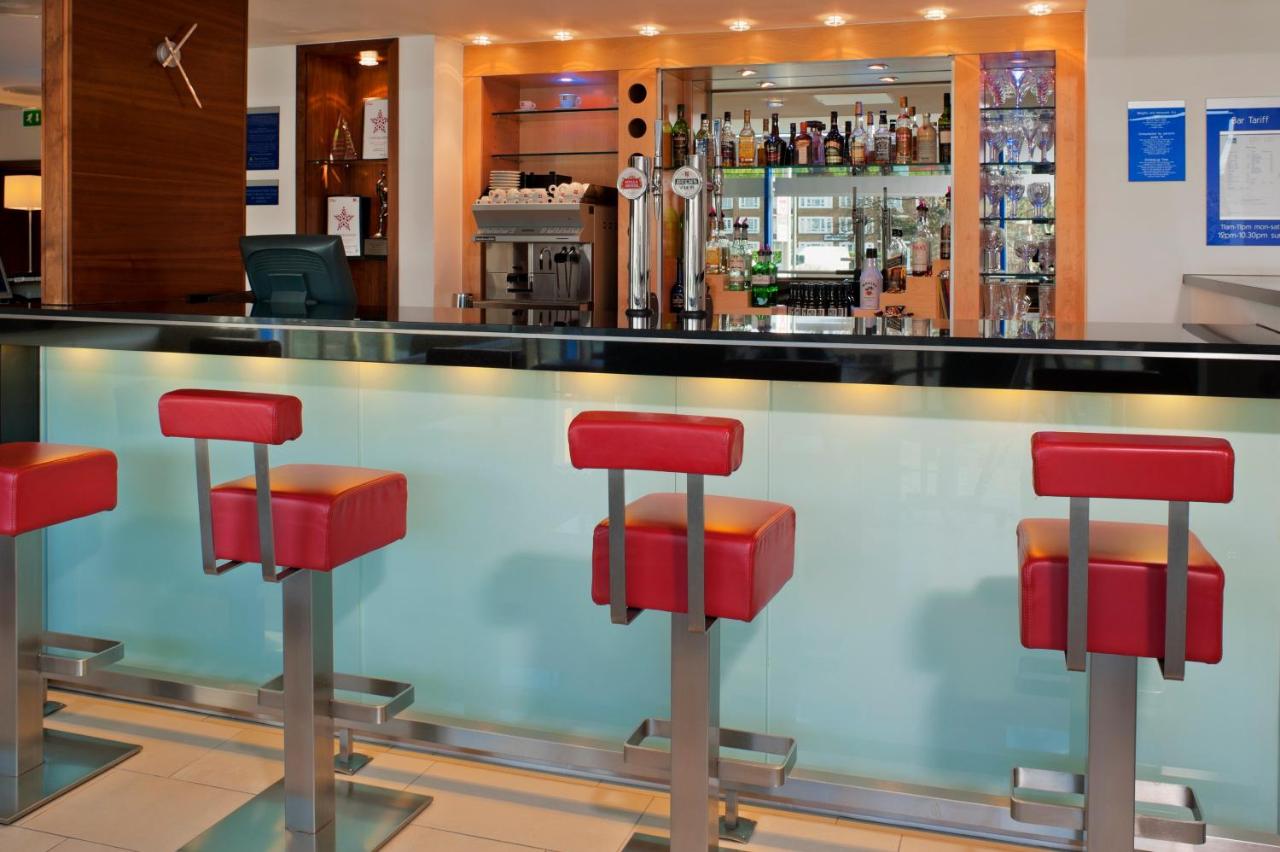 Holiday Inn Express London - Golders Green North