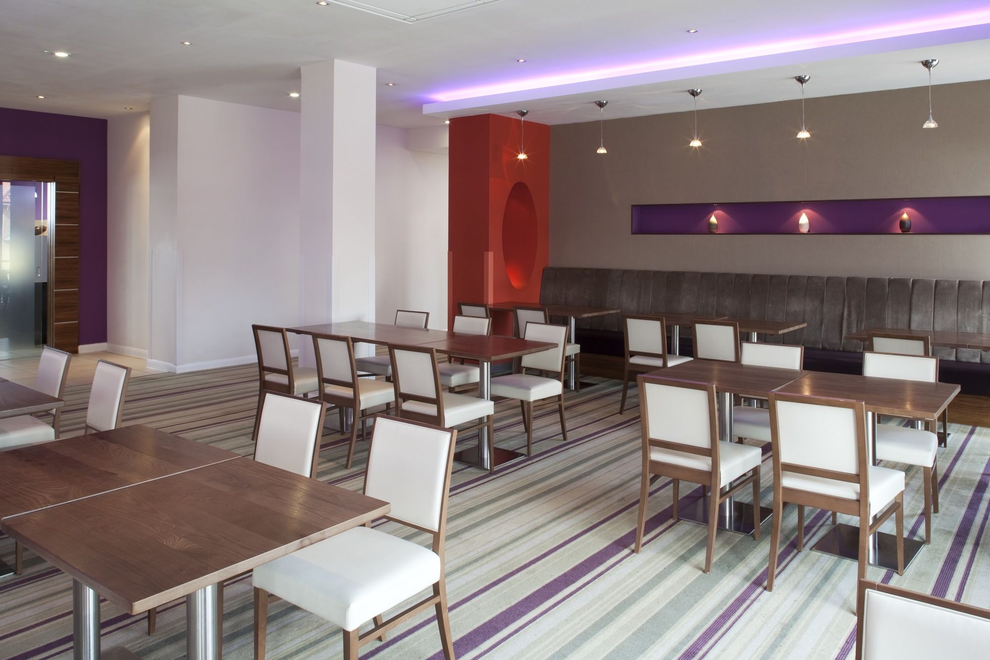 Holiday Inn Express London - Newbury Park
