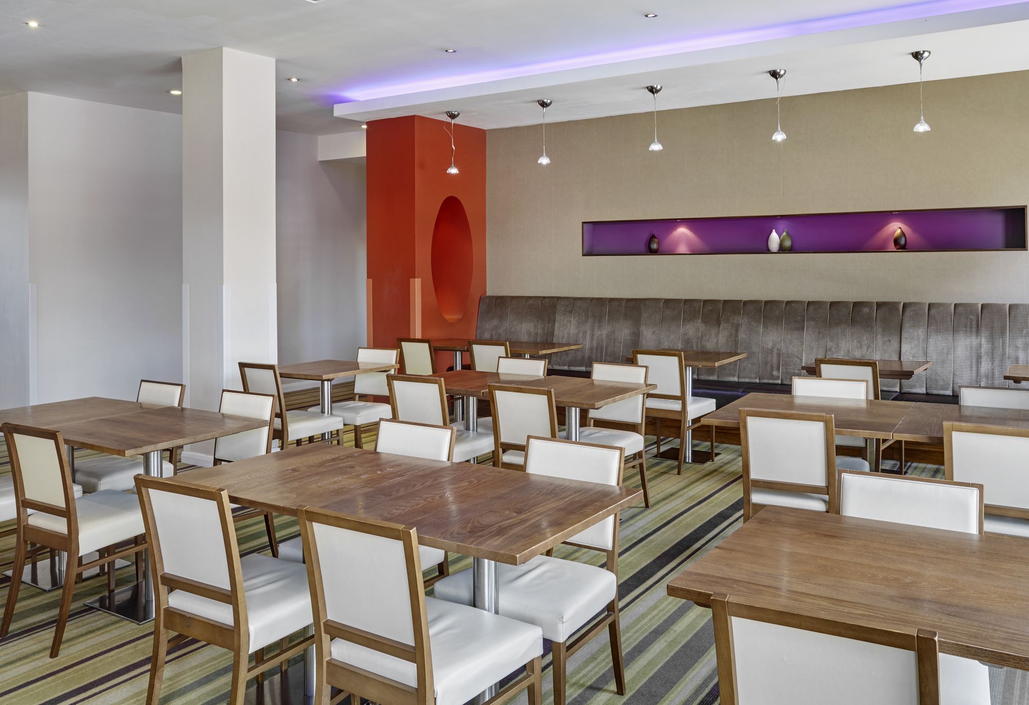 Holiday Inn Express London - Newbury Park