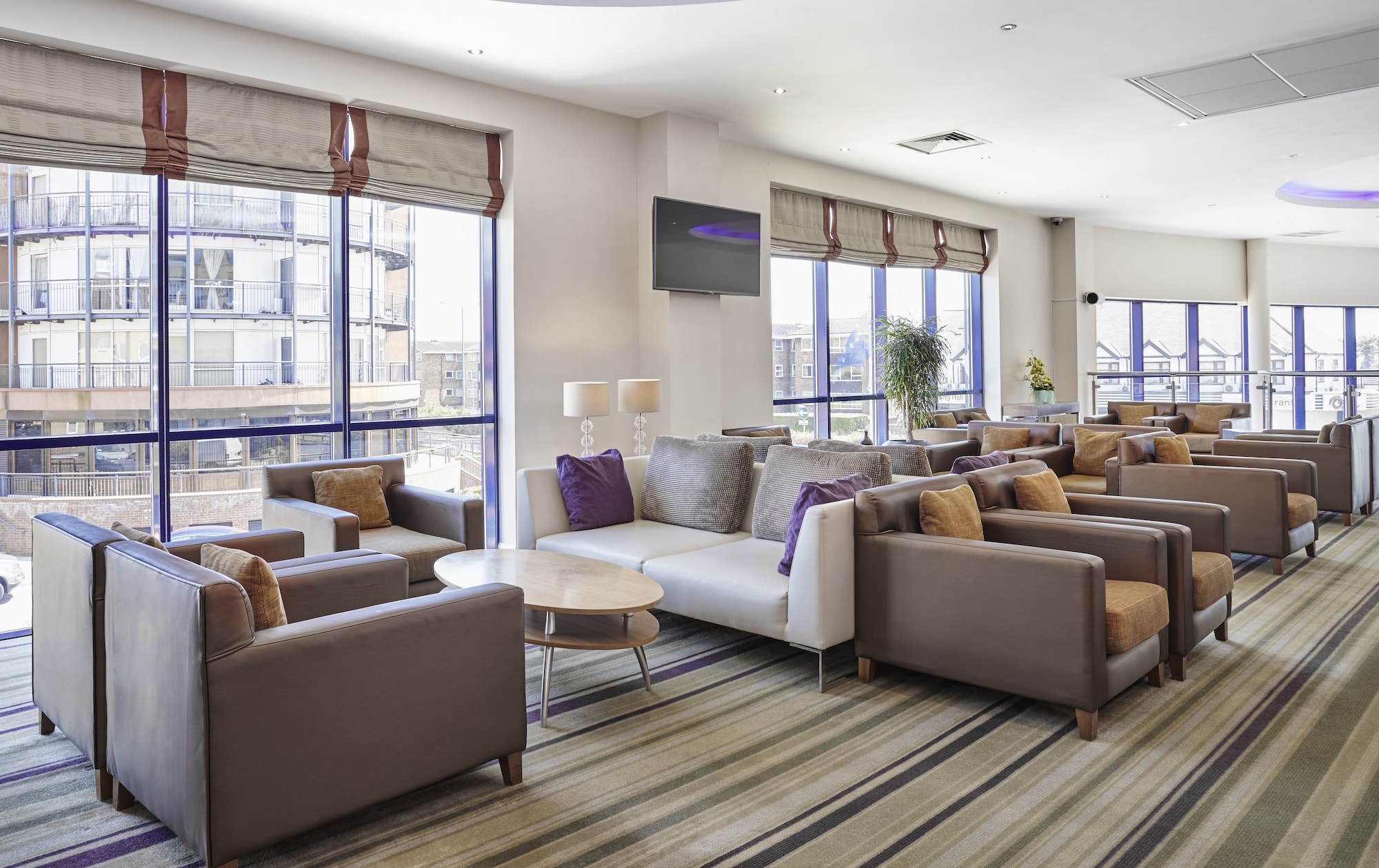 Holiday Inn Express London - Newbury Park