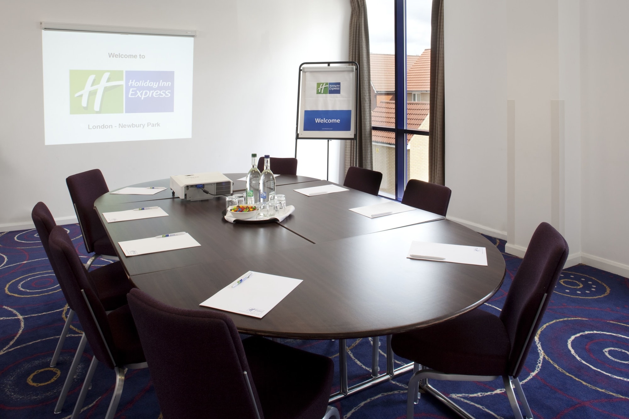 Holiday Inn Express London - Newbury Park