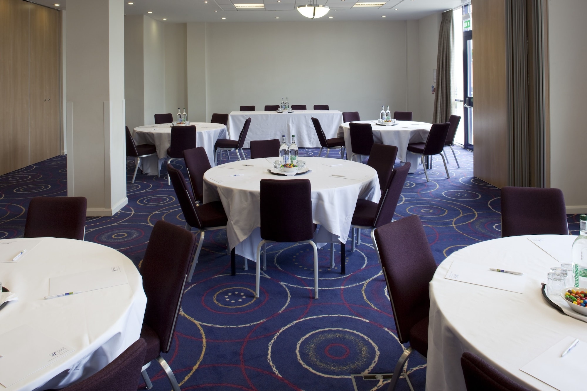 Holiday Inn Express London - Newbury Park