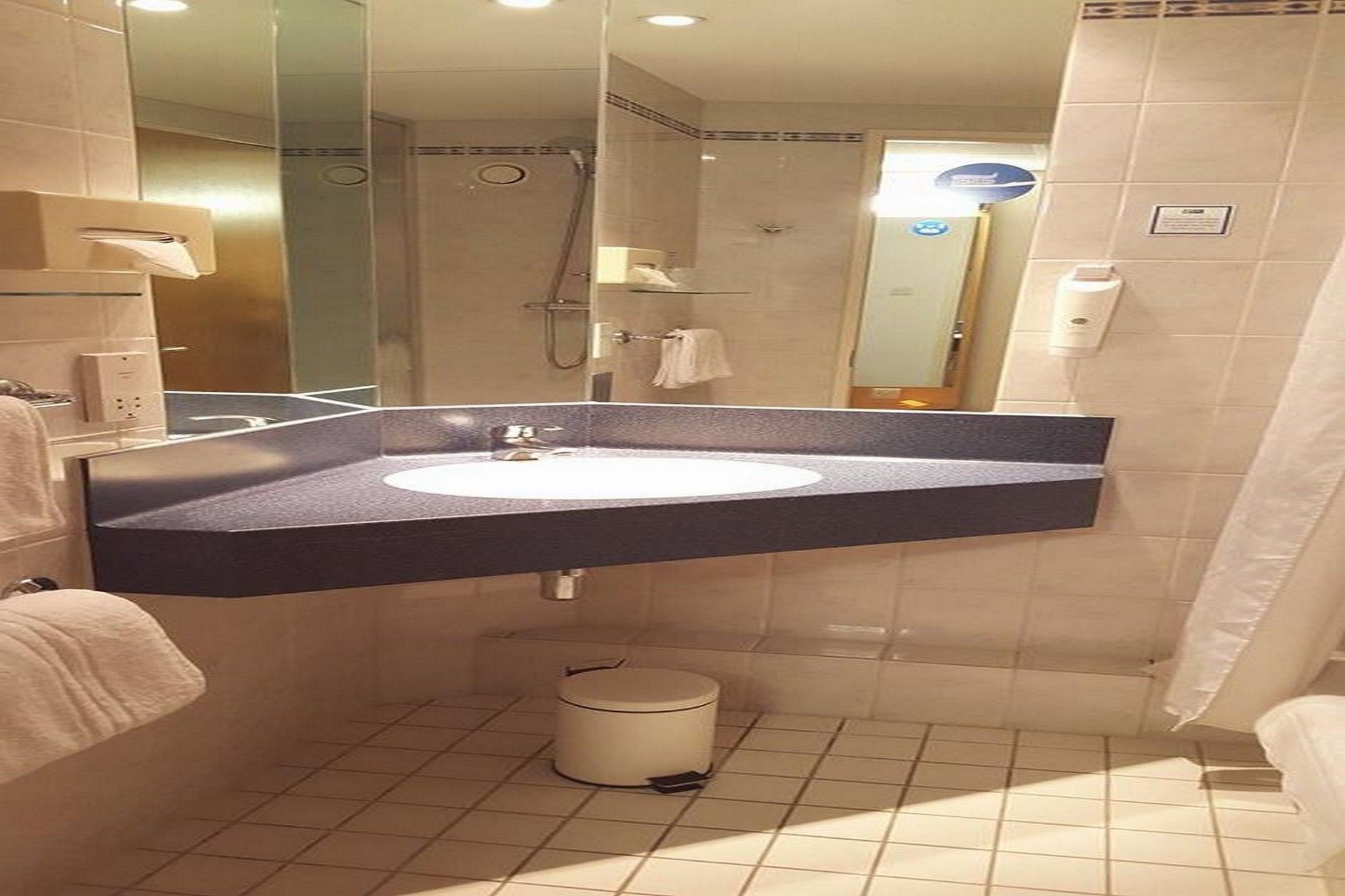 Holiday Inn Express London - Park Royal