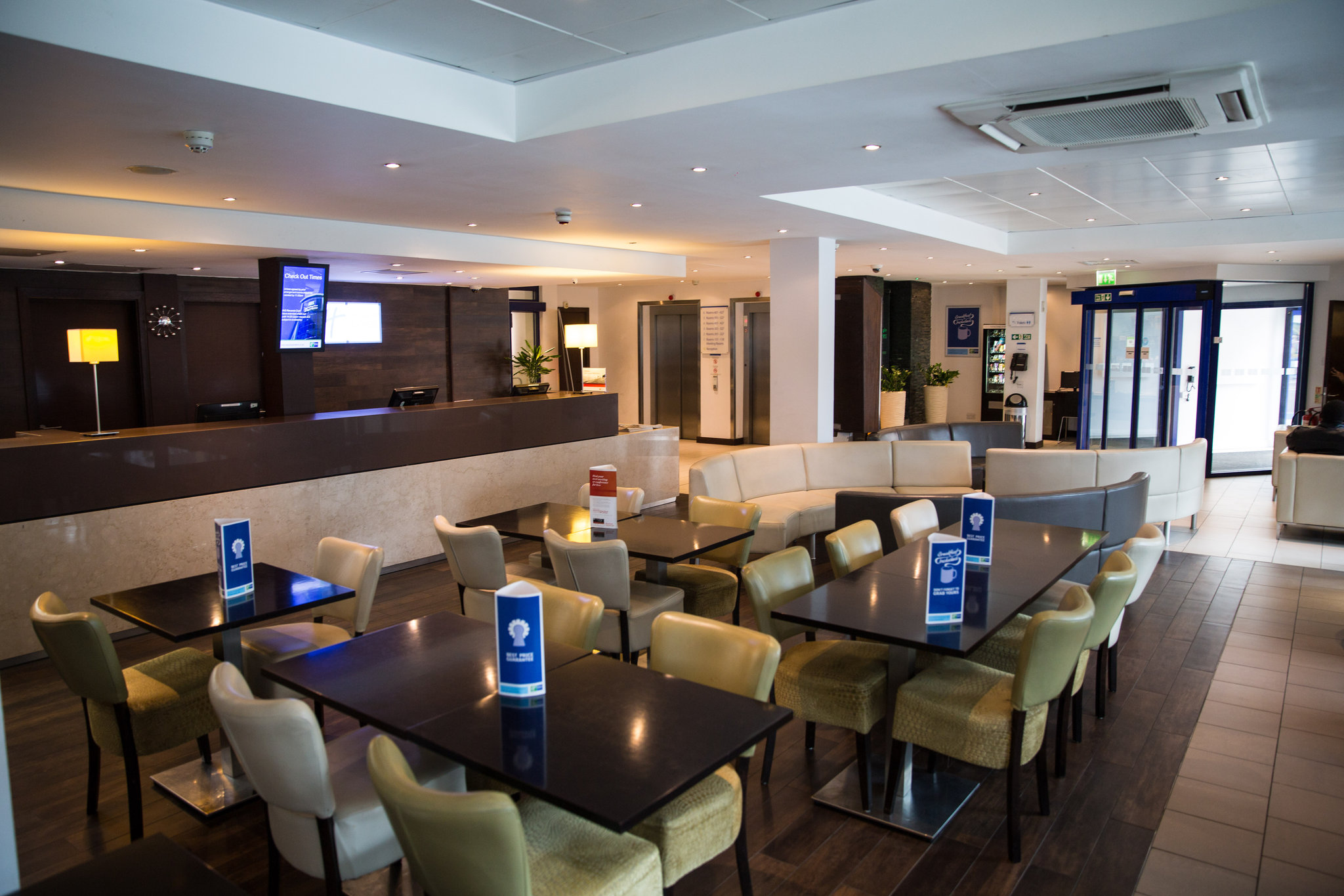 Holiday Inn Express Stratford