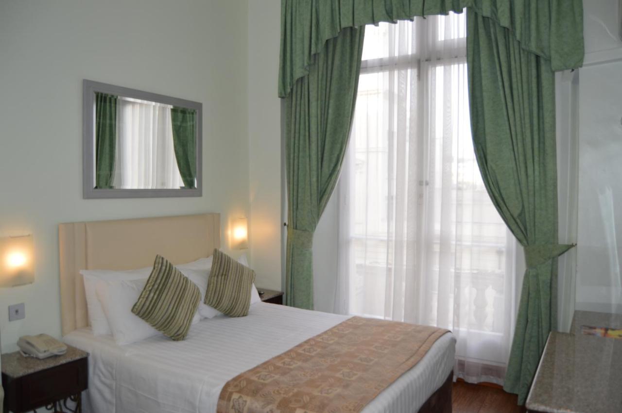 Holiday Villa Hotel & Suites