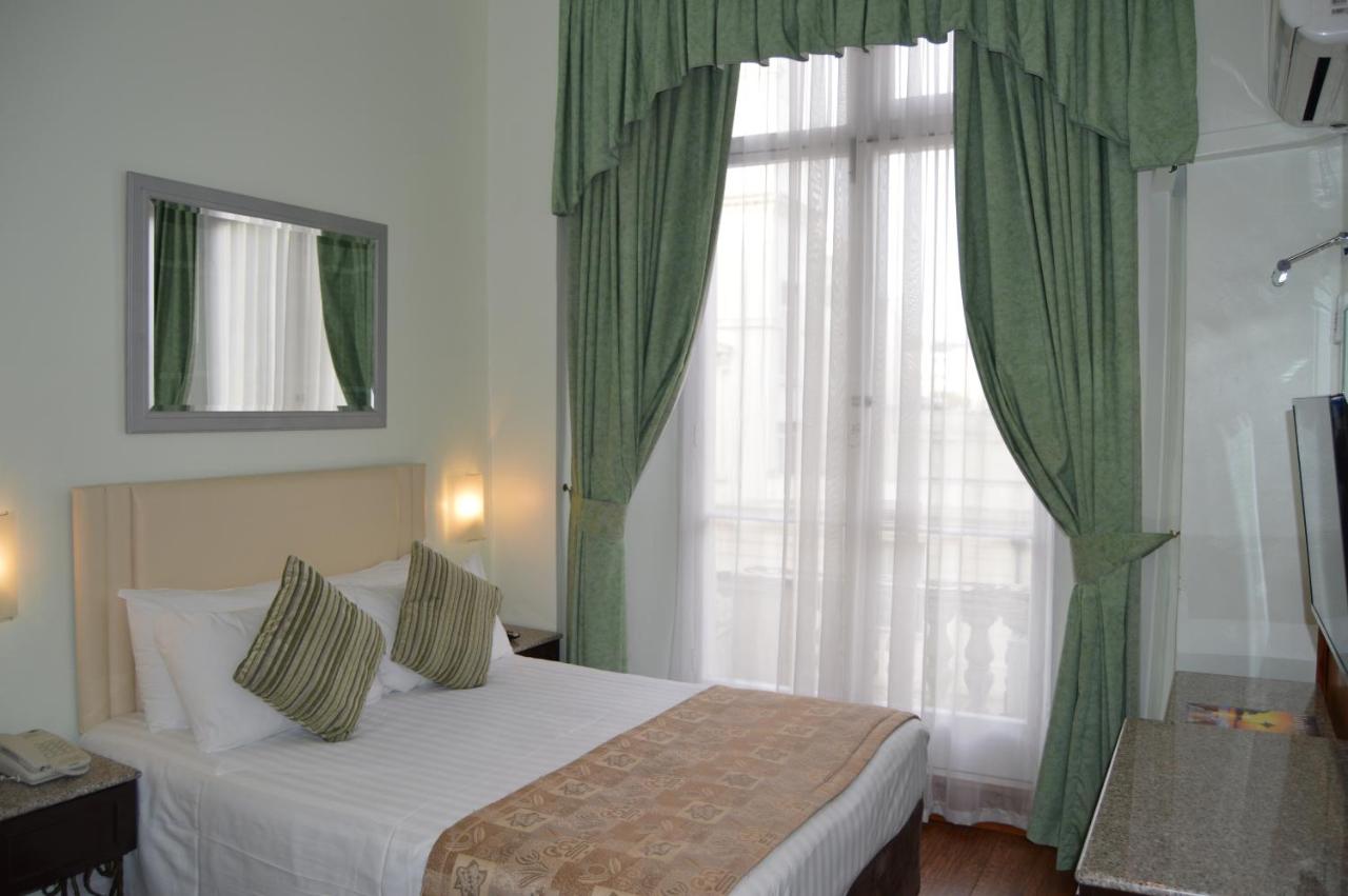 Holiday Villa Hotel & Suites