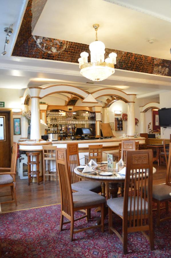 Holiday Villa Hotel & Suites