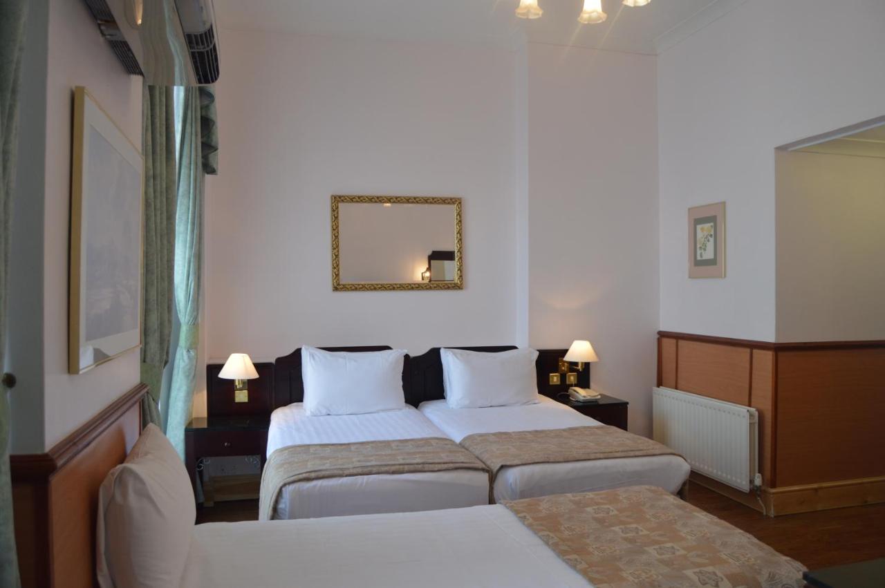 Holiday Villa Hotel & Suites