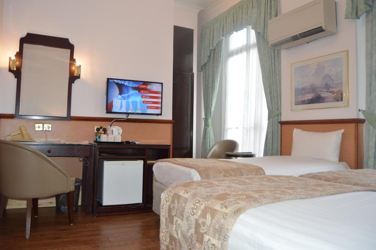 Holiday Villa Hotel & Suites