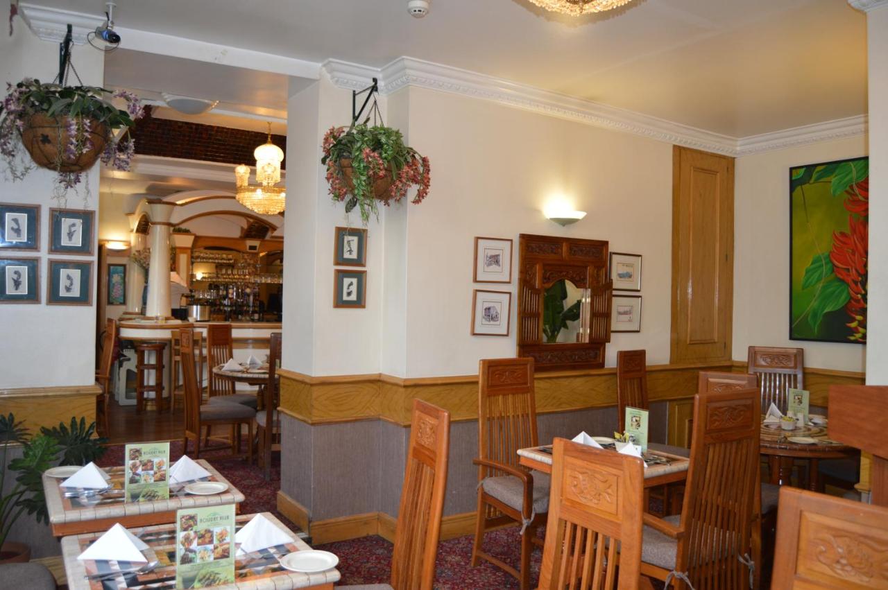 Holiday Villa Hotel & Suites