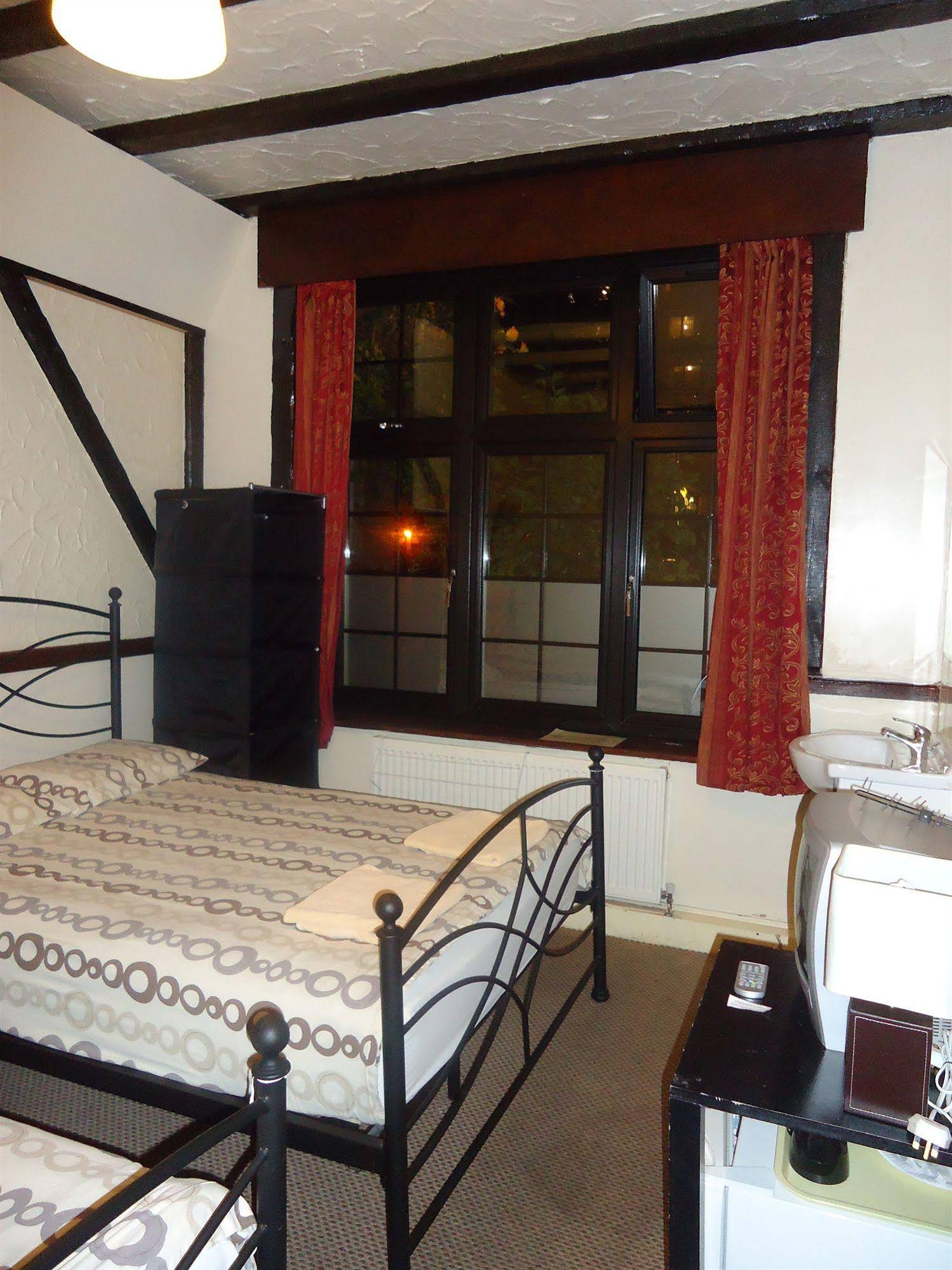 Hour Glass Hotel