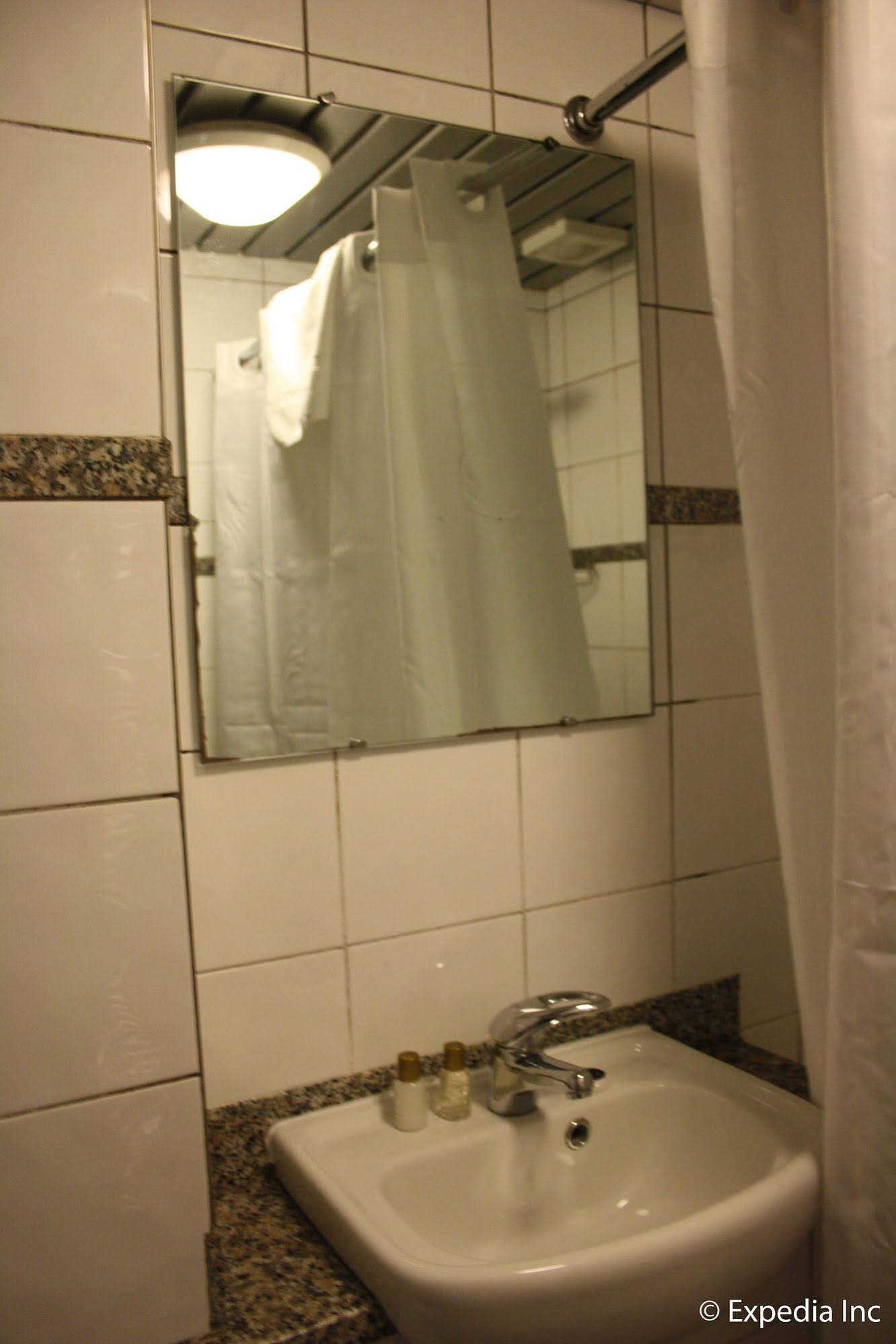 Howard Winchester Hotel