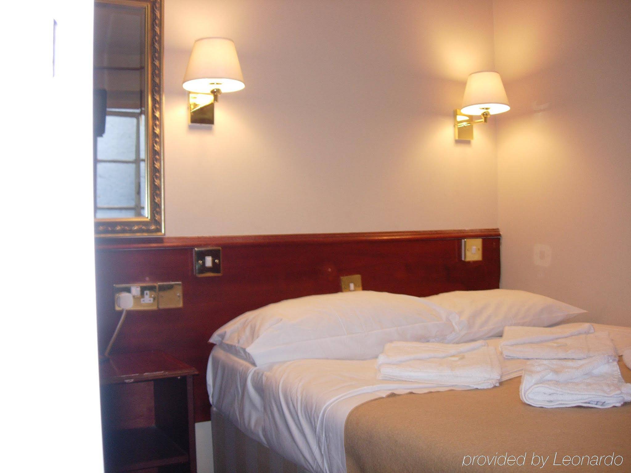 Hyde Park Court Hotel